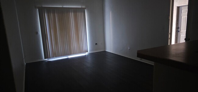 Foto del edificio - 8250 N Grand Canyon Dr