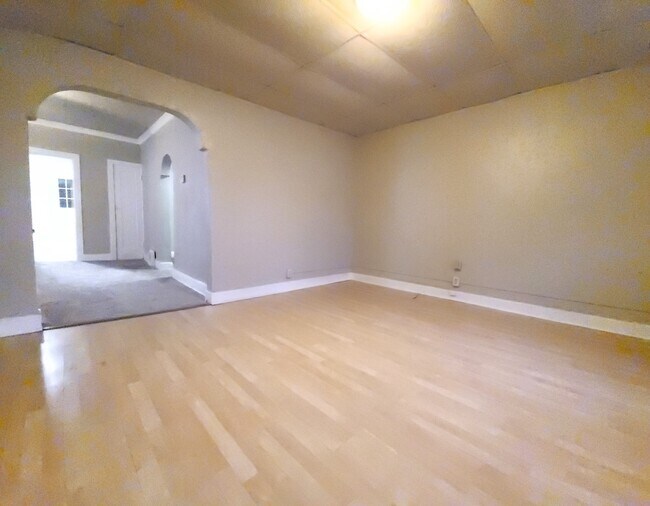 Foto del edificio - 327 N 41st St