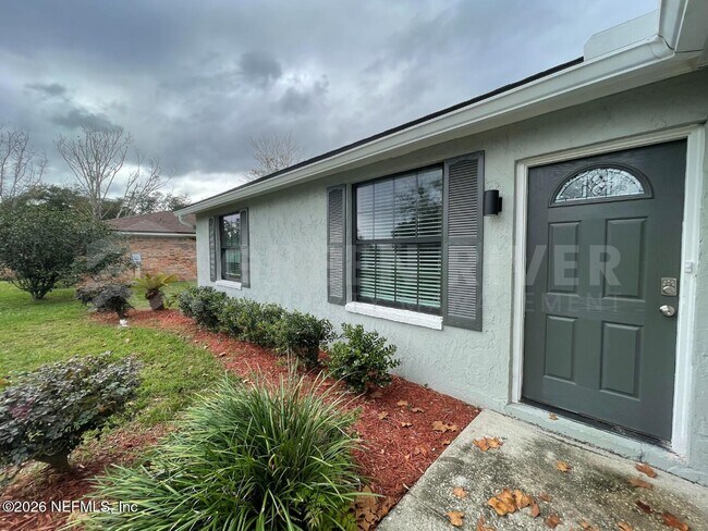 Foto del edificio - 614 Charles Carroll St