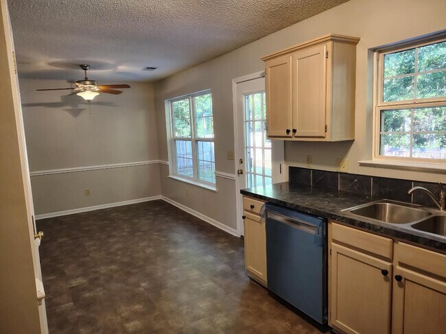 Foto del edificio - 642 Aspen St