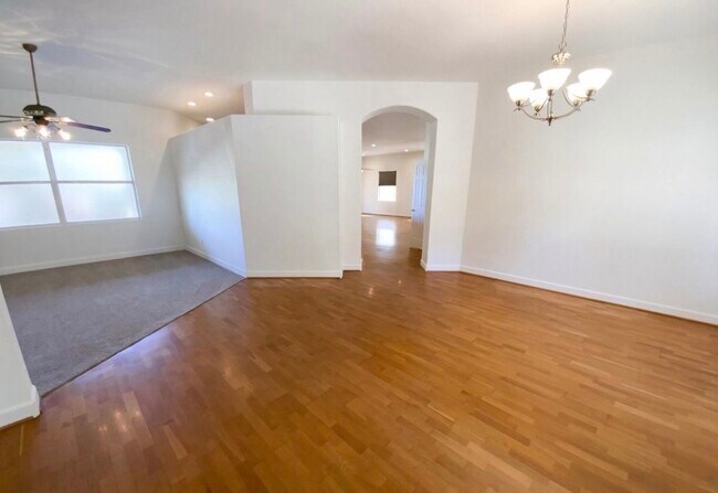 Building Photo - 7920 N 175th Ave