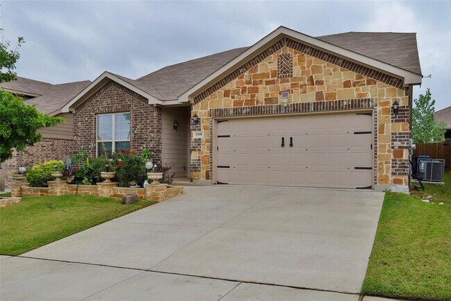 Foto del edificio - COMING SOON, DARLING HOME IN DENTON!