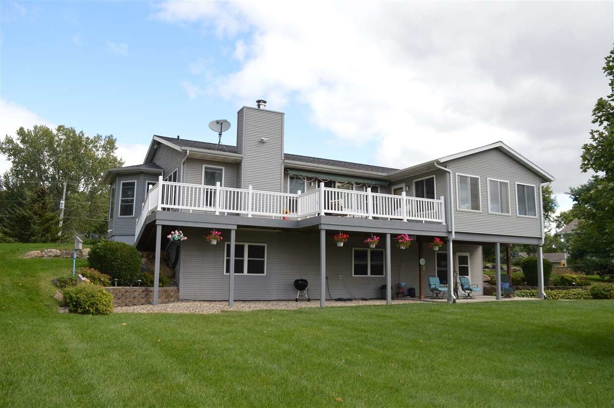 W11015 Eagle Dr, Lodi, WI 53555 House Rental in Lodi, WI