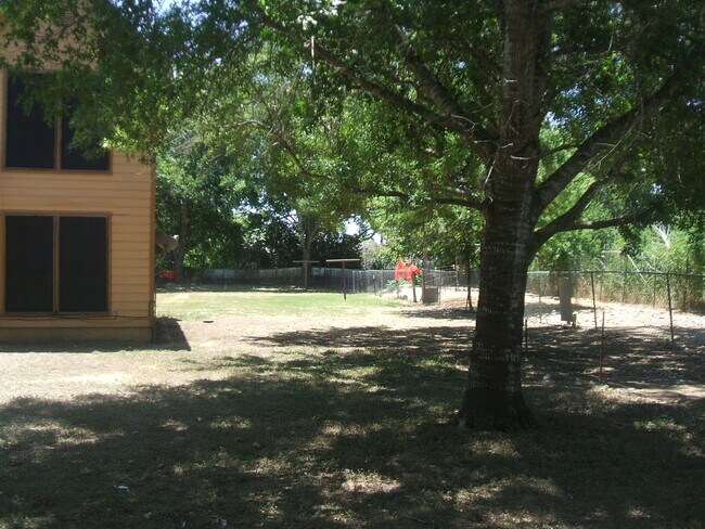 Lado delantero derecho - 11180 Bethany Way