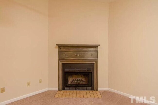 Building Photo - Rooms for rent in Raleigh