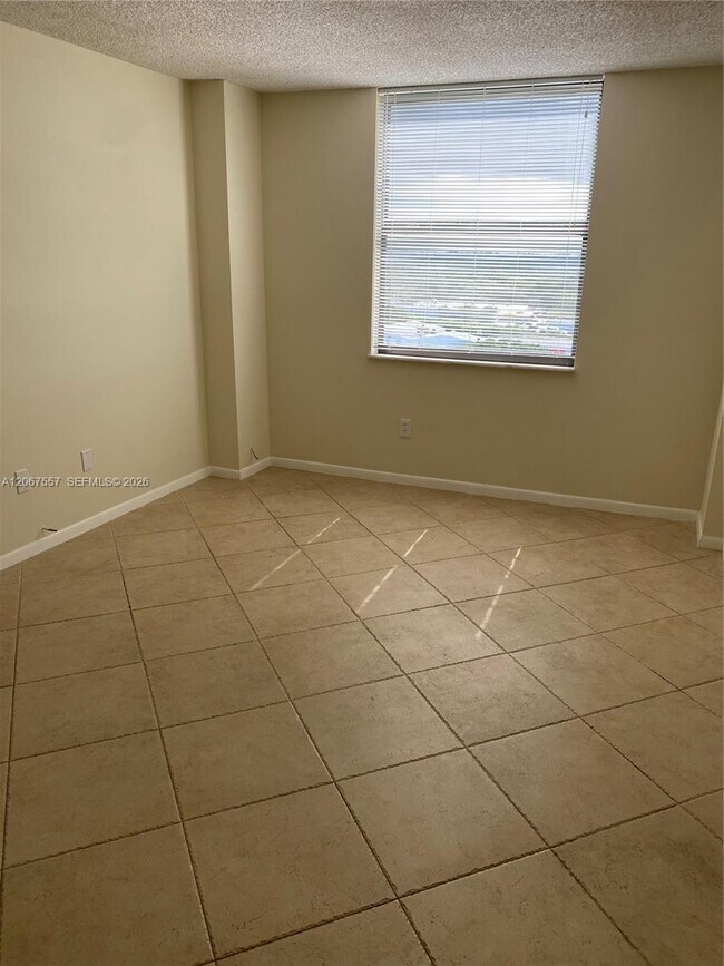 Foto del edificio - 1470 NE 123rd St
