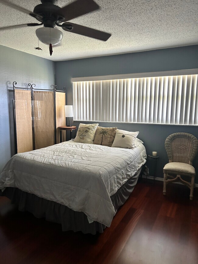 Foto del edificio - 6755 Lake McGregor Cir