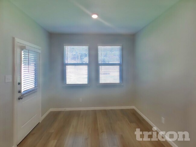 Building Photo - 219 Jenkinson Dr