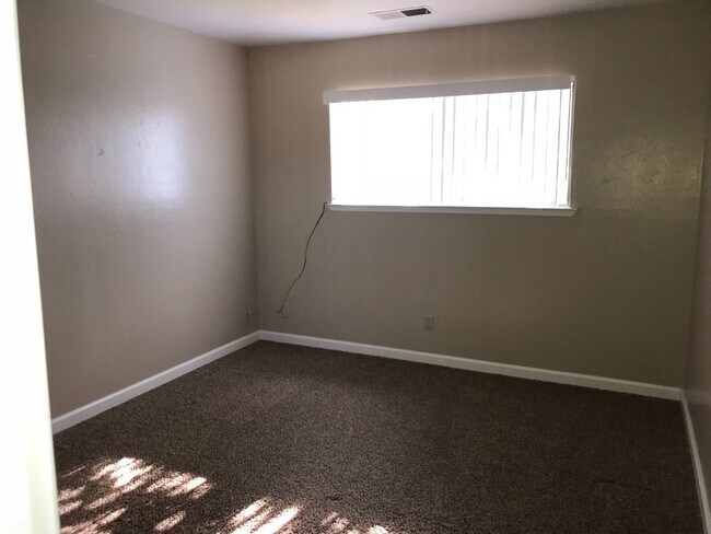 Foto del edificio - 1118 N Gem St