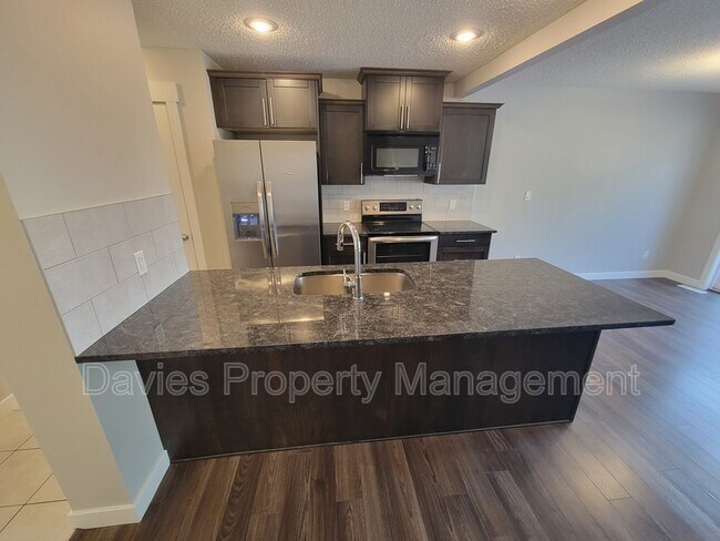 Photo du bâtiment - 5404-5414 14 Ave SW