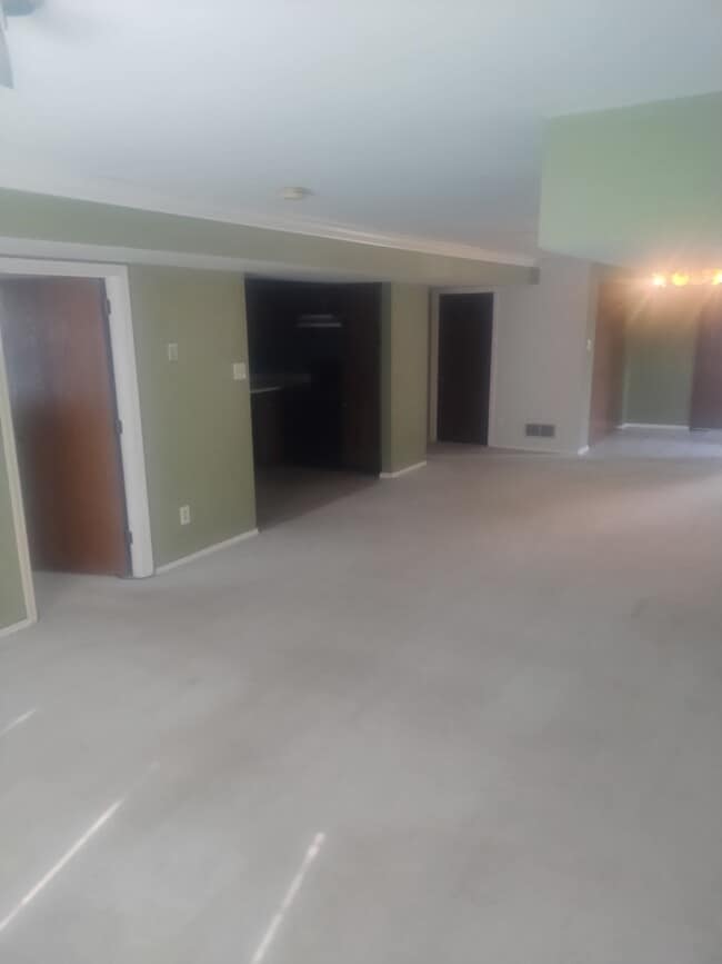 Building Photo - 4863 Vermilion Dr