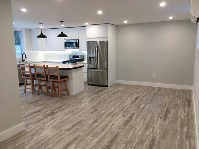 Kitchen & dining area - 4827 46th St NW