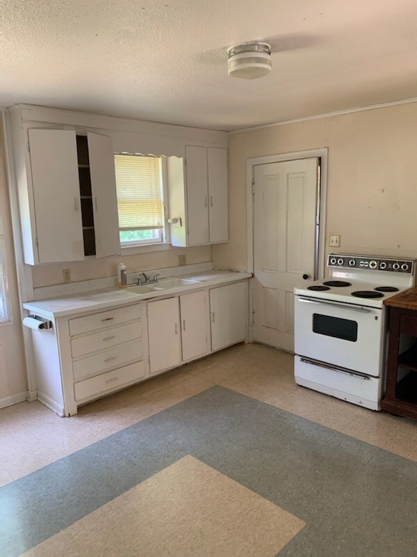 Kitchen - 603 N 3rd St