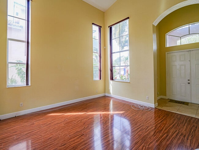 Building Photo - 5648 Spanish River Rd