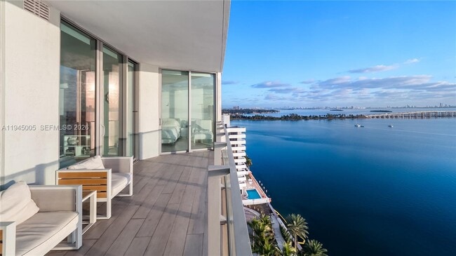 Foto del edificio - 2900 NE 7th Ave