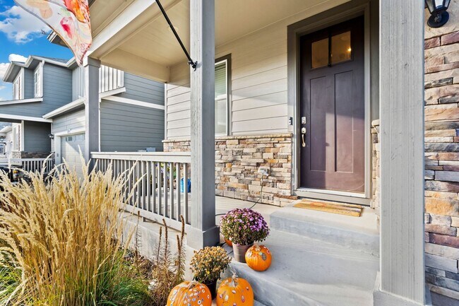 Building Photo - 4 Bedroom Overlooking Orchard in Windsor