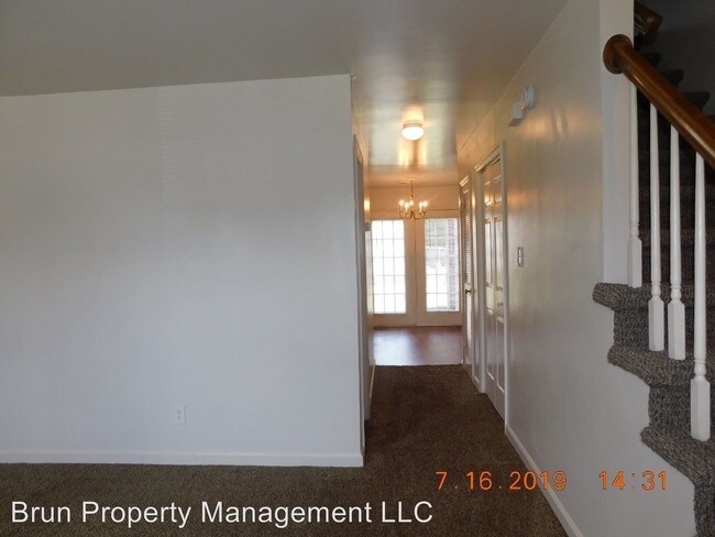 Building Photo - 9101 Parktop Ln NW
