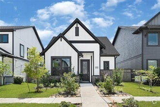 Building Photo - 1510 Park Path Dr