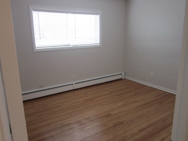 Building Photo - 523 W Miner St