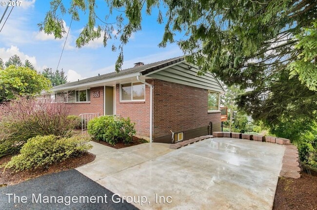 Building Photo - 6615 SE Evergreen Hwy