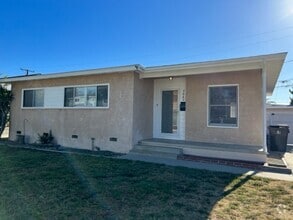 Building Photo - 3045 Ocana Ave