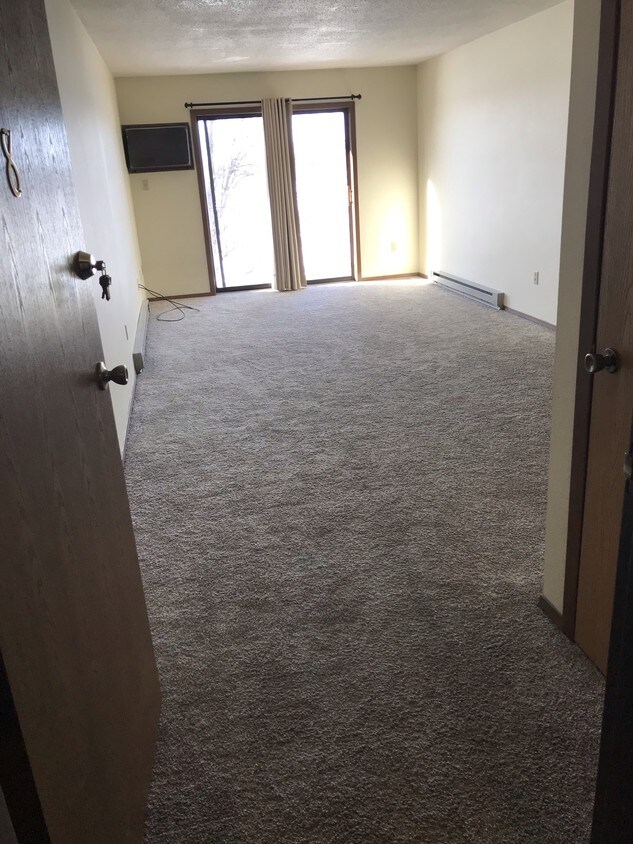 Living Room - 1018 Southland Ln