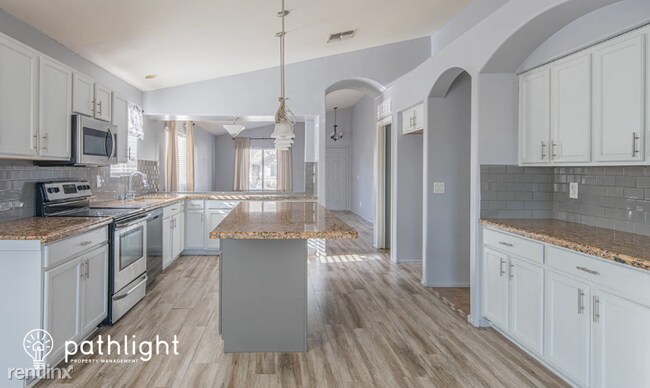 Foto del edificio - 4 br, 2 bath House - 4047 E Tanzanite Ln UNIT