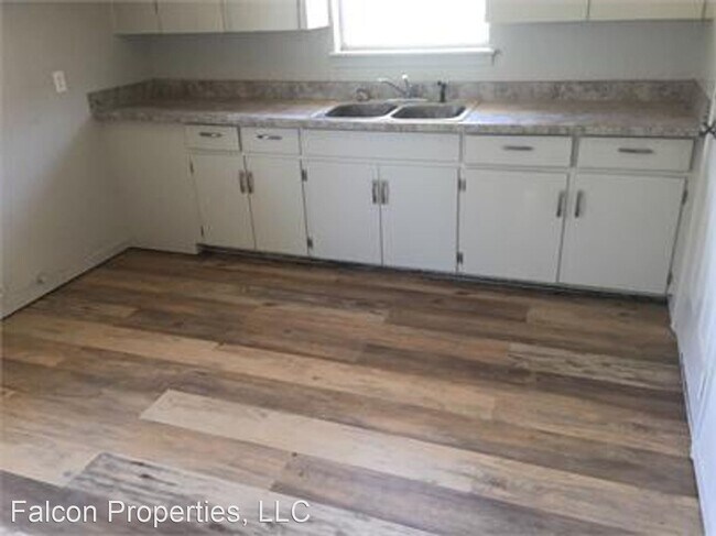 Building Photo - 3 br, 1 bath House - 1232 NE 45th St
