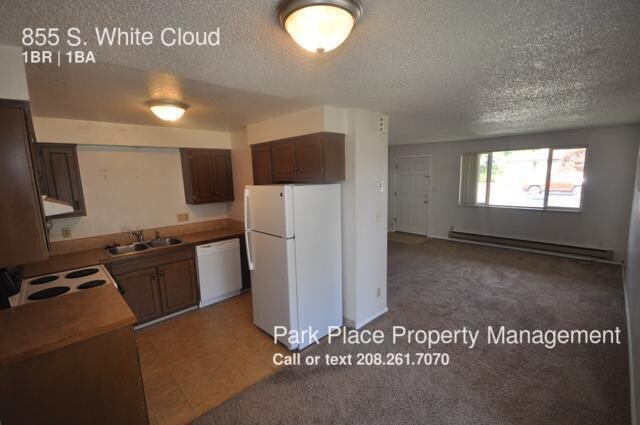 Building Photo - 855 S White Cloud Dr