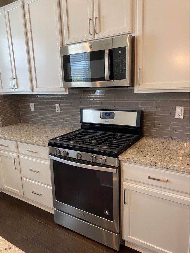 Foto del edificio - 612 E Hinsdale Ave
