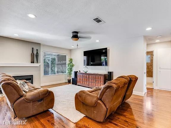 Building Photo - 3 br, 2 bath House - 5867 Snell Ave