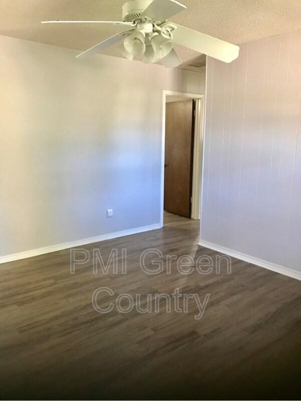 Building Photo - 4913 Greenan Dr