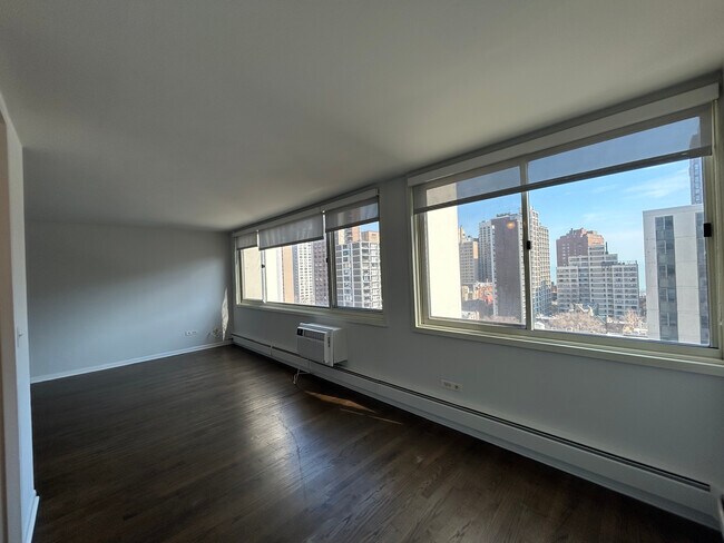 Foto del edificio - 1350 N Dearborn St