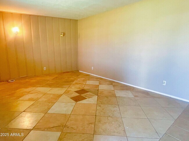 Foto del edificio - 2321 E Lynne Ln