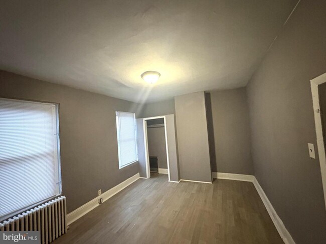 Foto del edificio - 3412 N Front St