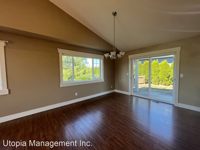 Building Photo - 4 br, 3 bath House - 5479 Blue Sky Way