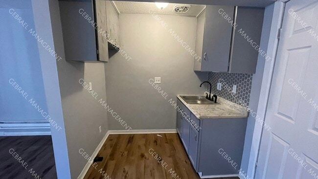 Building Photo - 10400 Whittier Ave