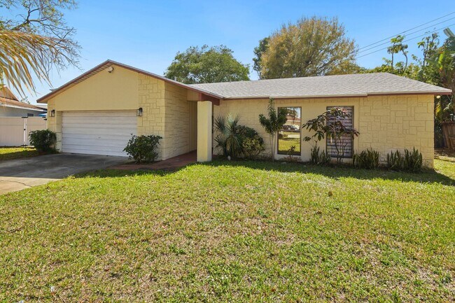 Building Photo - 1072 Fernlea Dr