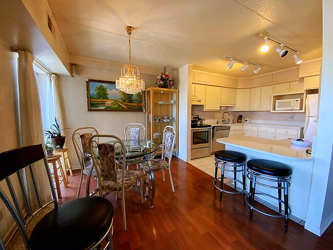Building Photo - 4406 Charlemagne Cir