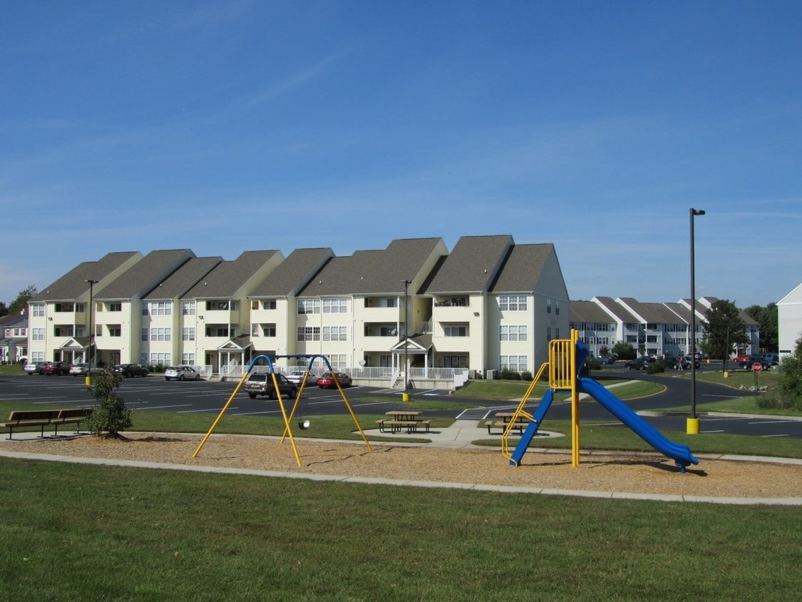 Primary Photo - 400 Valley Dr