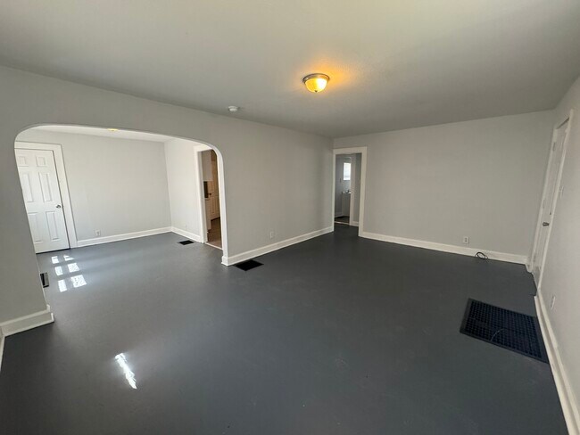 Foto del edificio - 948 N Bradley Ave