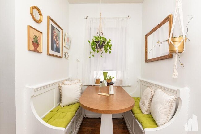 Foto del edificio - 1 bedroom in Chicago IL 60657