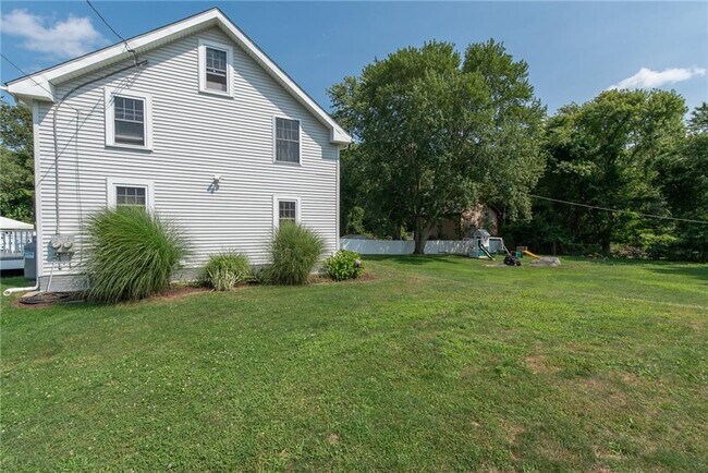 Building Photo - 223 Annaquatucket Rd