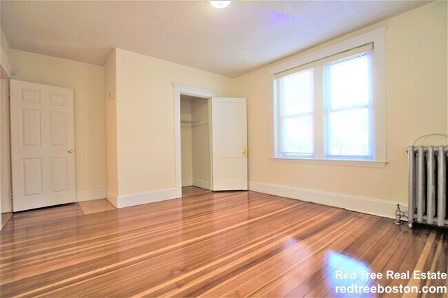 Building Photo - 15 Barrows St