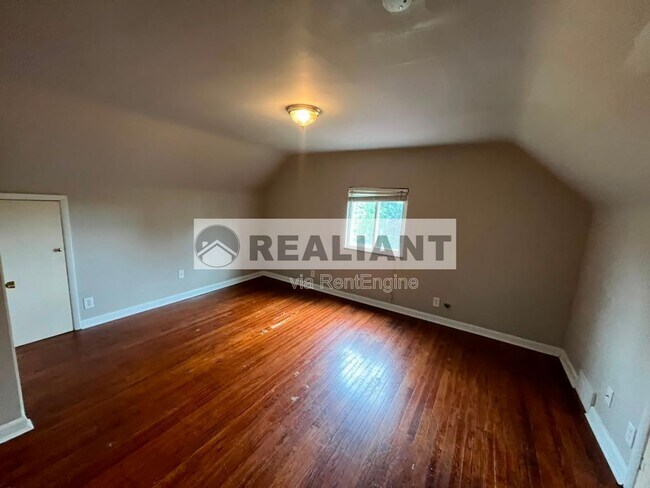 Foto del edificio - 2380 N Ft Thomas Ave