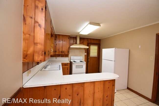 Building Photo - 2 br, 1 bath House - 1304 Fairfield Drive