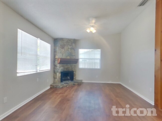 Building Photo - 705 Crimson King Trce
