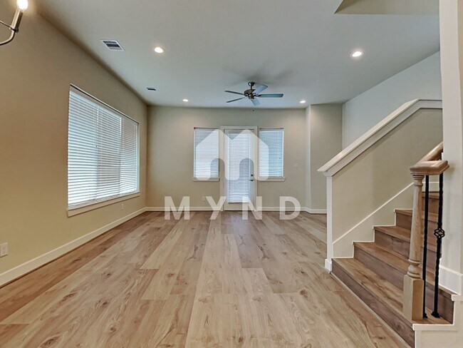 Foto del edificio - 10558 Executive Lake Dr