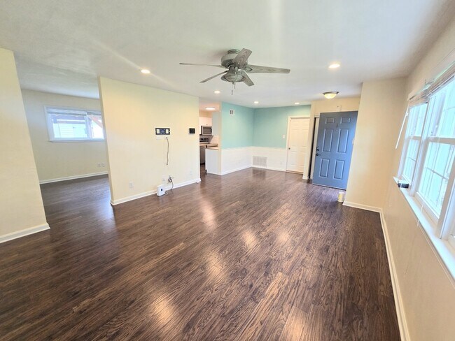 Foto del edificio - 3109 Bowling Green Dr