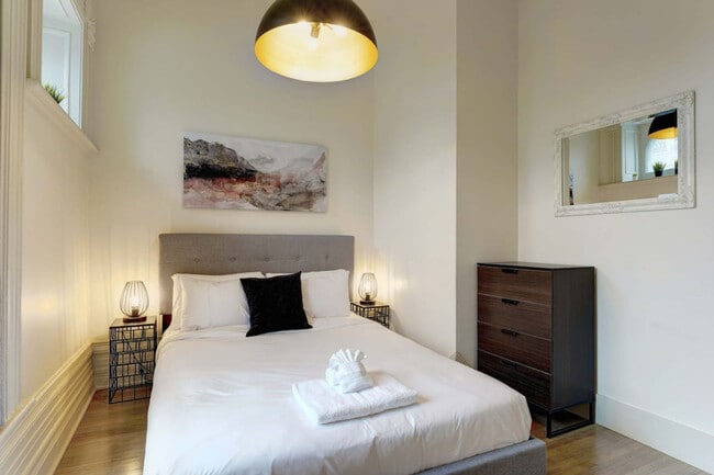 Building Photo - 3831 R. Saint-Denis